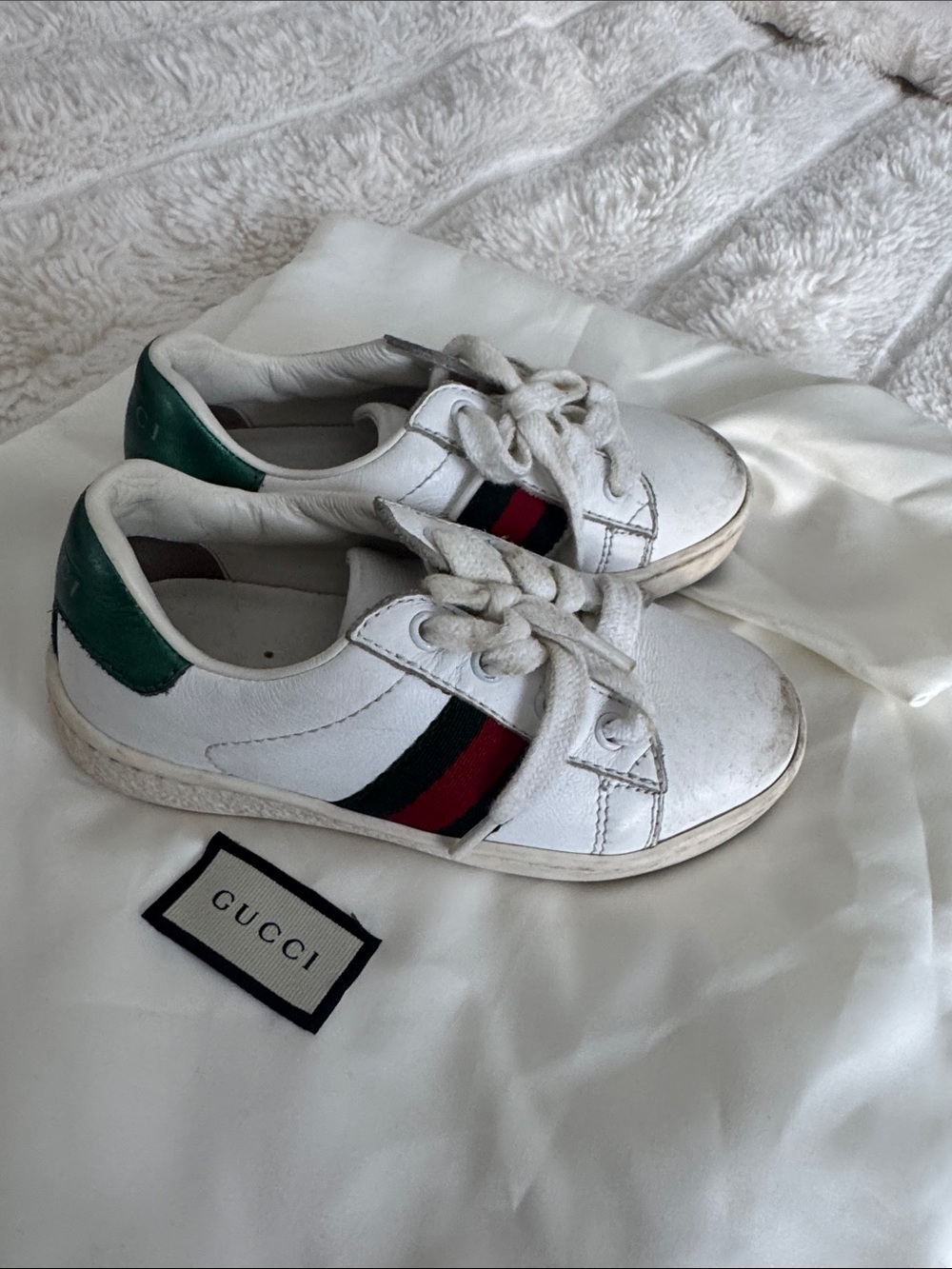 Gucci Kids White Leather Sneakers with Green Heel and Red and Blue Web Stripe